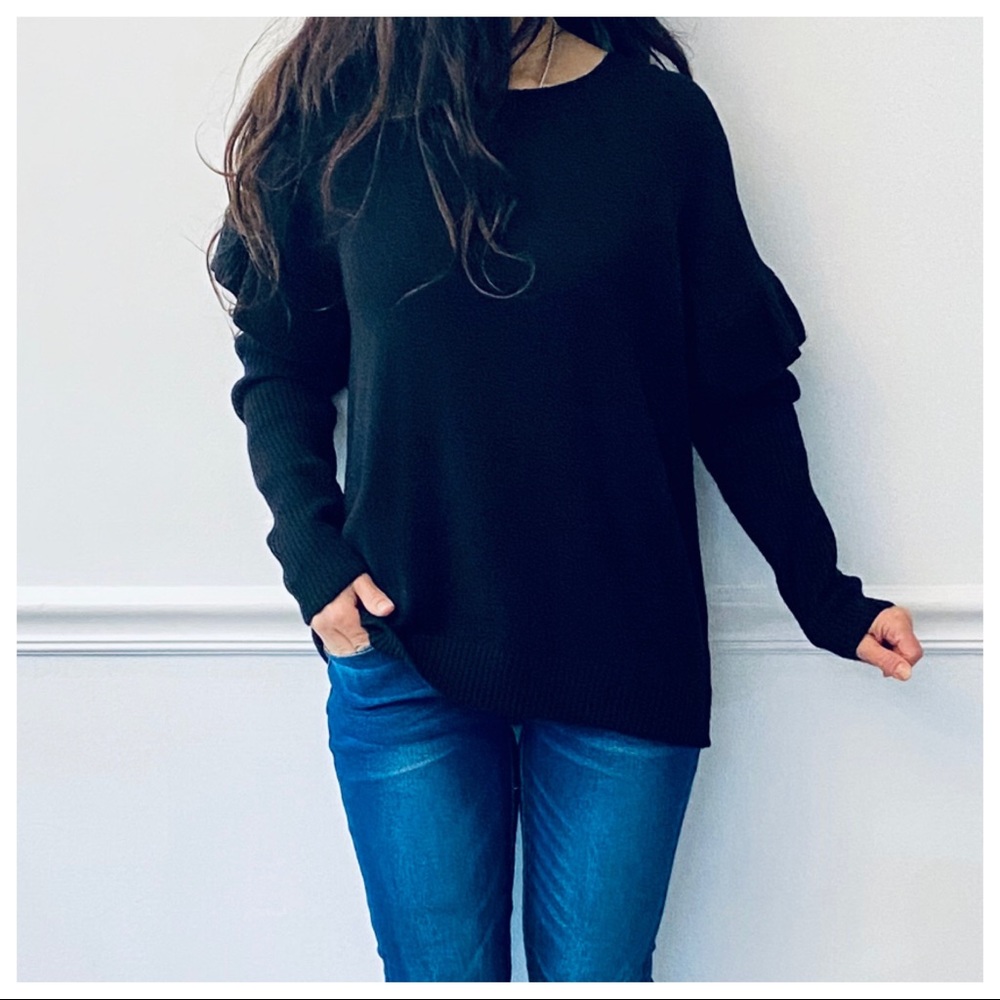 Beautiful ruffle sleeves from Paris  sweater - Picture 2 of 11